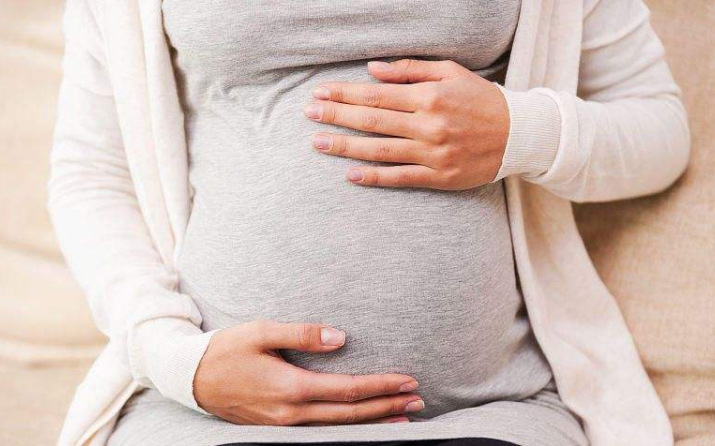 孕婦肚子軟軟的正常嗎 孕婦肚子發硬多久會生 孕婦肚子軟軟的正常嗎 孕婦肚子發硬多久會生