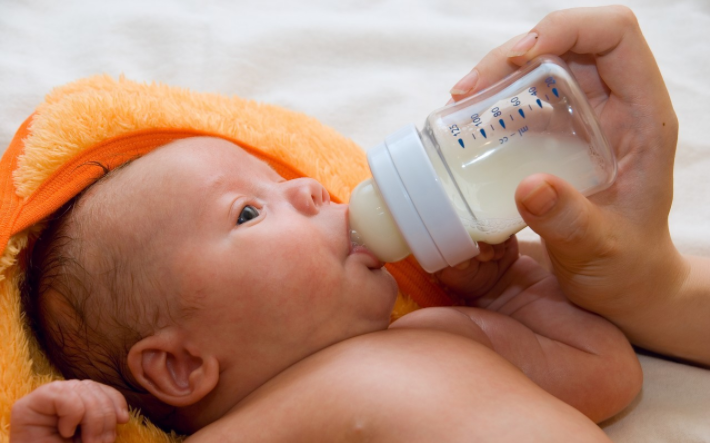 寶寶從什么時候可以開始喝水 寶寶喝水有講究