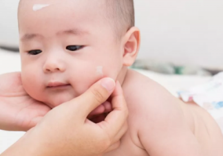 寶寶長濕疹可以洗澡嗎  寶寶長濕疹怎么洗澡