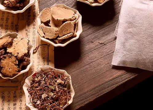 冬季泡腳有哪些好處,冬季泡腳要注意什么 冬季泡腳有哪些好處,冬季泡腳要注意什么