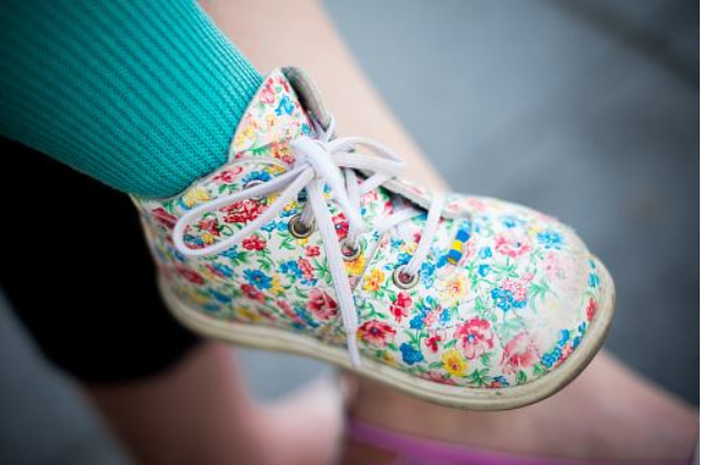 寶寶光腳走路有什么好處 哪些寶寶不適合光腳走路