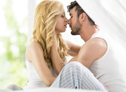 夫妻備孕多久同房一次比較合適 什么姿勢更容易受孕