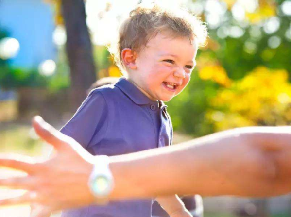 留學生2年敗光200萬棄學回家成巨嬰是怎么回事 如何避免孩子成長為巨嬰