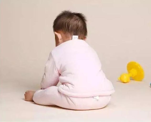 寶寶肚子圓鼓鼓的是脹氣嗎 寶寶肚子圓鼓鼓的是怎么回事 寶寶肚子圓鼓鼓的是脹氣嗎 寶寶肚子圓鼓鼓的是怎么回事