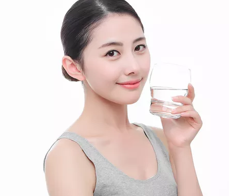 如何知道寶寶想喝水 孕婦哪些表現表明胎兒想喝水