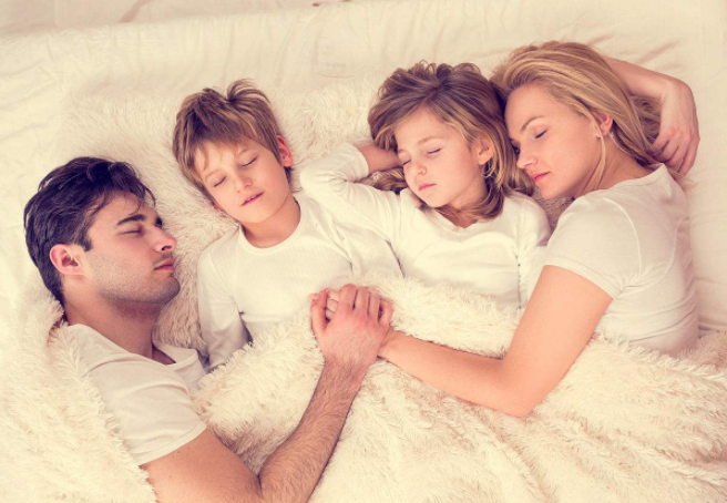 冬天帶孩子睡覺需要注意什么 冬天帶孩子睡覺注意事項 冬天帶孩子睡覺需要注意什么 冬天帶孩子睡覺注意事項