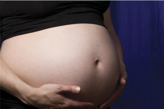 懷孕多久肚子會隆起 孕肚兩邊大小不一樣是怎么回事