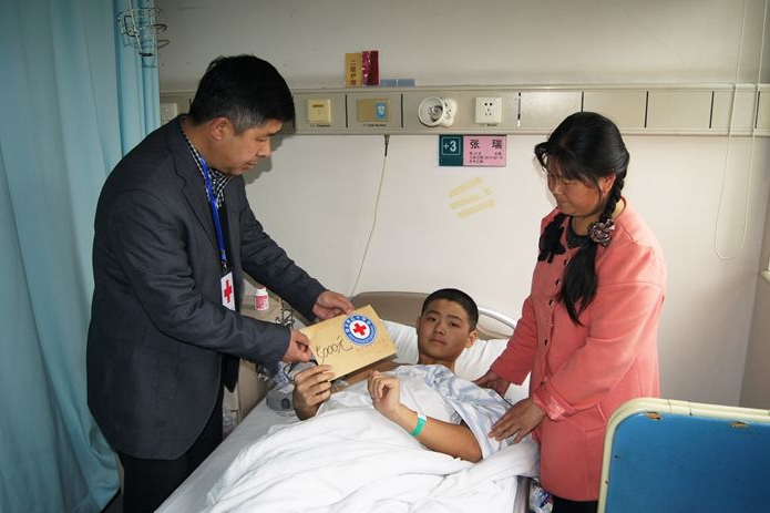 骨癌有什么癥狀 青少年容易得骨癌是什么原因 骨癌有什么癥狀 青少年容易得骨癌是什么原因