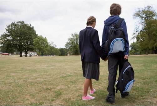 孩子早戀有哪些表現 孩子早戀有什么影響