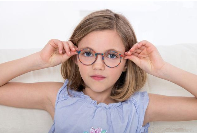 什么年齡孩子容易發生近視 孩子近視的常見誤區