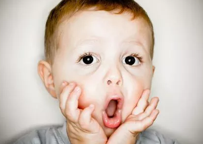 寶寶愛吃頭發(fā)是什么原因 寶寶愛吃頭發(fā)怎么辦 寶寶愛吃頭發(fā)是什么原因 寶寶愛吃頭發(fā)怎么辦