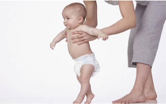 寶寶什么時(shí)候可以站立 怎么訓(xùn)練寶寶站立
