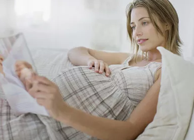 孕婦恥骨疼的正確睡姿 孕婦恥骨疼怎么睡覺好