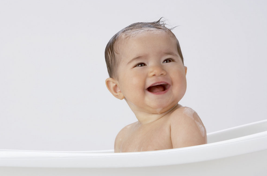 寶寶打疫苗后可以洗澡嗎 寶寶打疫苗后發燒正常嗎