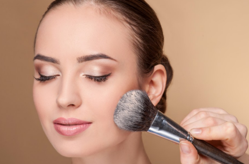 哺乳期能用化妝品嗎 哺乳期皮膚護(hù)理方法 哺乳期能用化妝品嗎 哺乳期皮膚護(hù)理方法