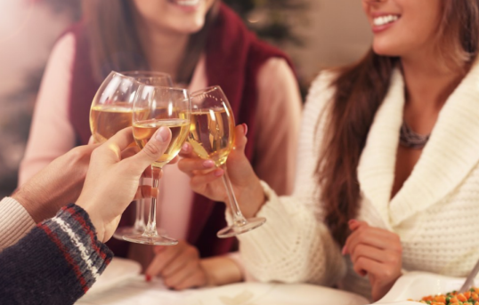 哺乳期能喝酒嗎 哺乳期喝酒注意事項