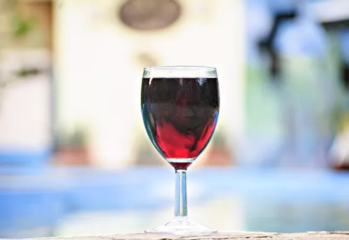 哺乳期能喝酒嗎 哺乳期喝酒注意事項