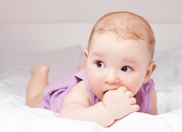 孩子晚上幾點(diǎn)睡好 影響孩子身高的因素有哪些