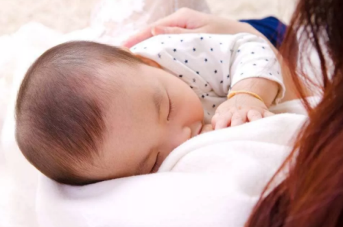 純母乳喂養(yǎng)多長時間最好 純母乳喂養(yǎng)時間介紹