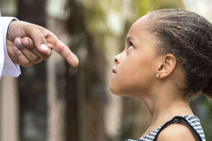 孩子犯錯不愿意道歉怎么回事 孩子犯錯怎么教育好