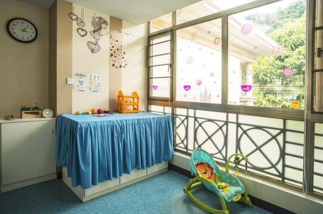 月子中心和月嫂哪個更好 月子中心和月嫂的區別