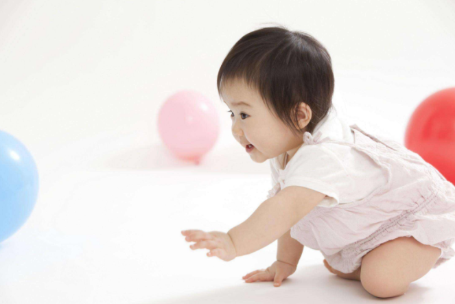 寶寶倒著爬正常嗎 怎么訓(xùn)練寶寶爬行