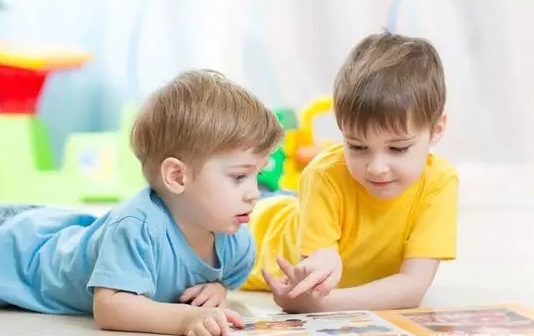 什么時(shí)候給寶寶讀繪本好 寶寶讀繪本的時(shí)間