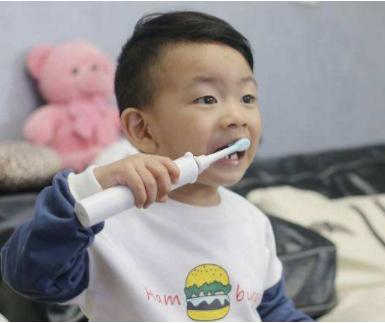 兒童使用電動(dòng)牙刷的好處 兒童電動(dòng)牙刷挑選指南