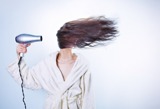 孕婦可以用吹風(fēng)機(jī)嗎 孕婦用吹風(fēng)機(jī)的正確方法