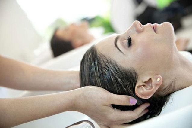 孕婦可以燙頭發嗎 孕婦燙頭發對胎兒的危害