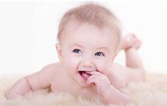 寶寶手心出汗是熱嗎 寶寶手心出汗是怎么回事