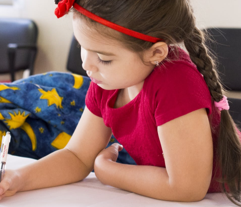 孩子內(nèi)向不合群怎么辦 如何培養(yǎng)孩子合群