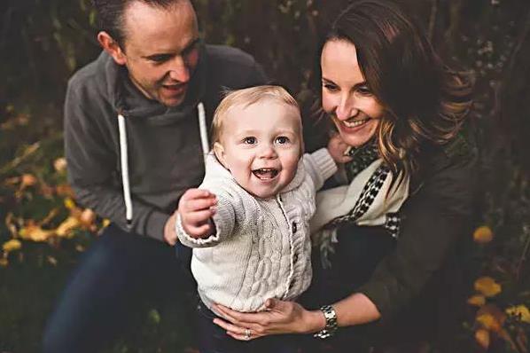 孩子人來瘋是在尋求關注嗎 孩子人來瘋怎么管教 孩子人來瘋是在尋求關注嗎 孩子人來瘋怎么管教