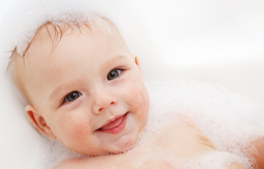 寶寶好幾天不拉大便怎么回事 寶寶攢肚的原因