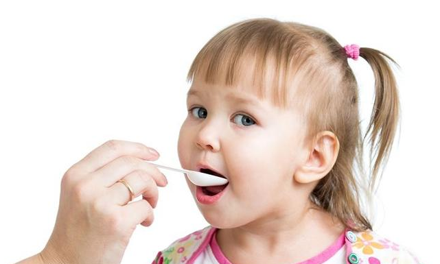 寶寶吃藥吐了需要補(bǔ)喂嗎 如何預(yù)防寶寶吃藥吐掉