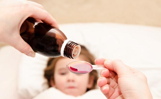 寶寶吃藥吐了需要補(bǔ)喂嗎 如何預(yù)防寶寶吃藥吐掉