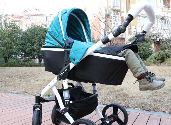 神馬高景觀嬰兒車媽媽一個(gè)人推輕松嗎 神馬高景觀嬰兒車好不好