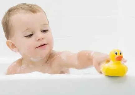 寶寶洗澡的4做4不做 寶寶洗澡的注意事項