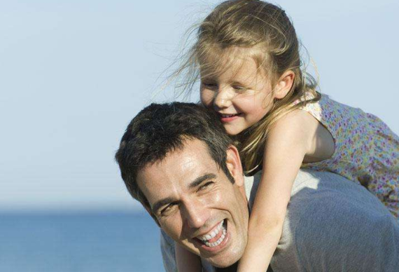 老人帶娃和媽媽帶娃的區(qū)別 最靚寶寶vs村花寶寶