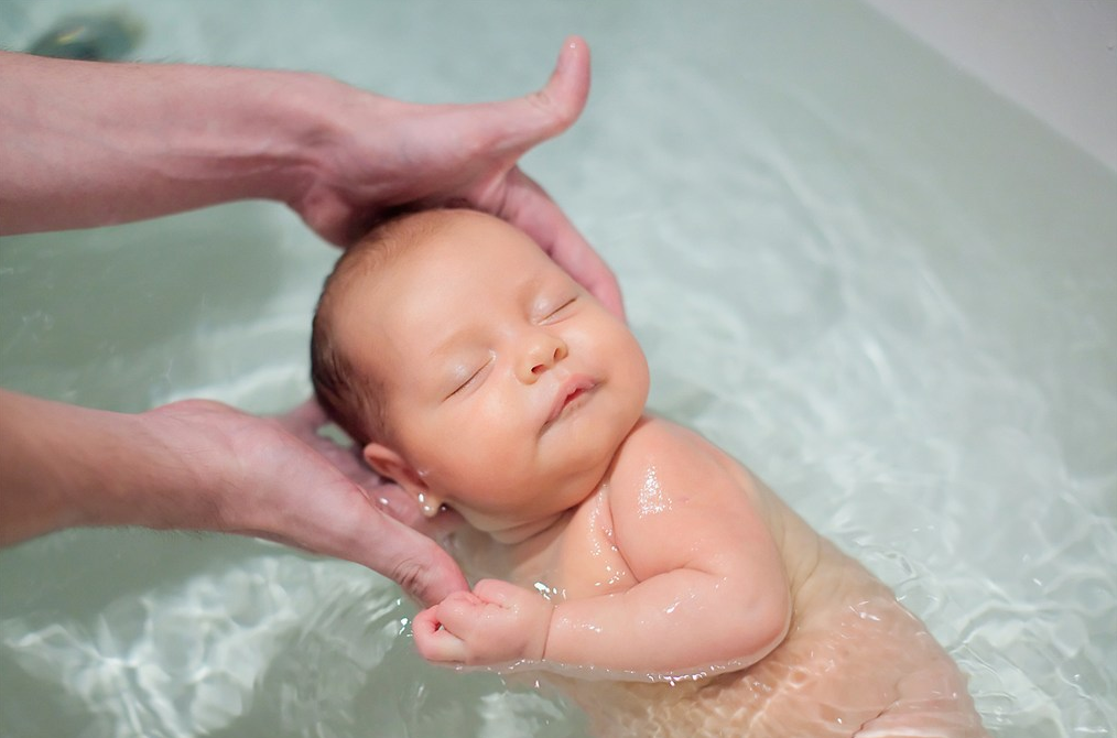 孩子洗澡后可以喝奶嗎 孩子洗澡完哪些事情不能做