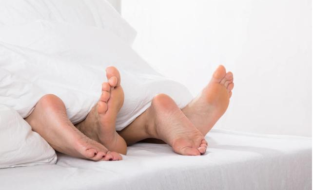 孕期同房戴套好嗎 孕期同房戴套的好處