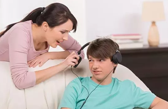 《流浪地球》有什么教育意義 父子誤會如何化解