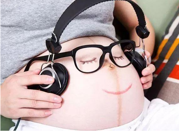 妊娠線變黑是懷孕了嗎 妊娠線越黑生男孩幾率越高嗎