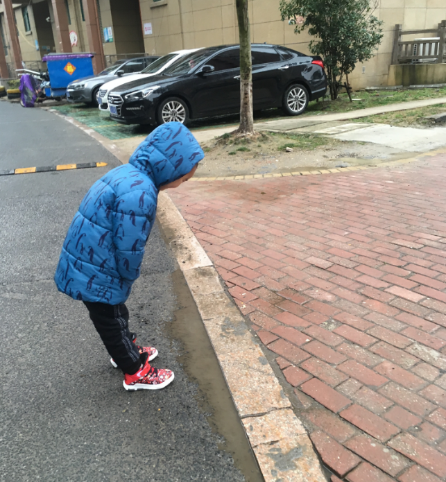 寶寶上學(xué)的說說心情 送孩子去學(xué)校上學(xué)怎么發(fā)說說朋友圈