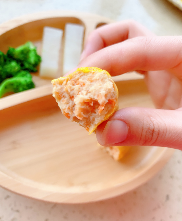 微信曬孩子吃輔食的說說 孩子吃輔食媽媽發什么好 微信曬孩子吃輔食的說說 孩子吃輔食媽媽發什么好