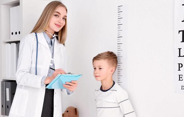 給孩子打生長(zhǎng)激素好嗎 孩子矮小打生長(zhǎng)激素有副作用嗎