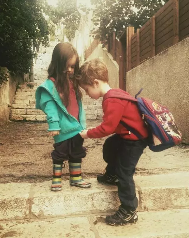 生完二胎大寶不聽話是怎么回事 懷孕生二胎怎么照顧大寶的感受