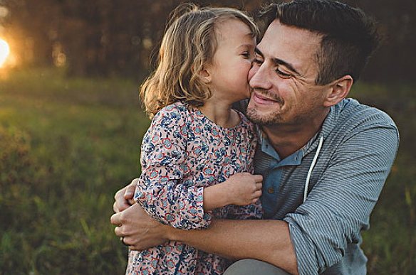 打罵孩子后該怎么補救 擔(dān)心給孩子留下陰影怎么辦