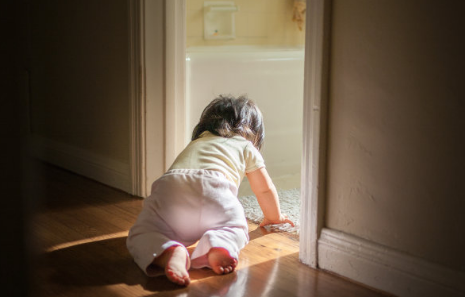 怎樣鍛煉寶寶爬行 如何教寶寶爬行