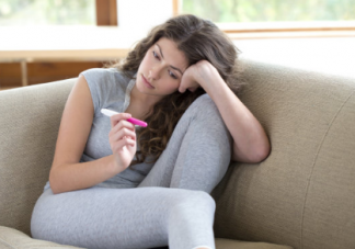 試紙兩條杠一定懷孕么 受孕后用什么測懷孕